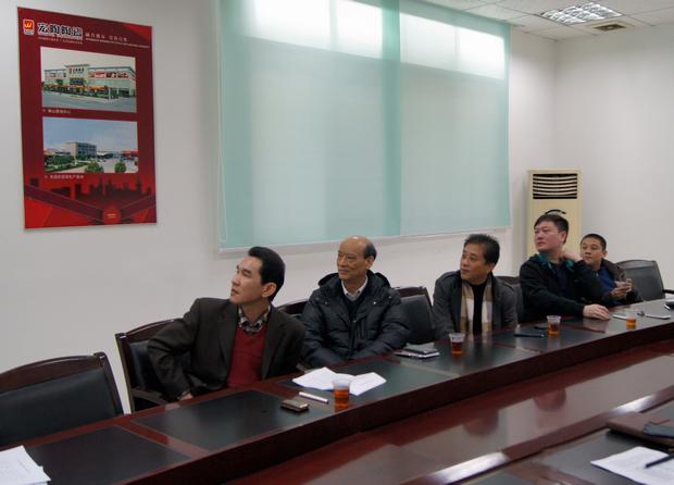 图8、点票、记票、宣布效果，，，，评委们都在主要注视着优异专卖店名单的出炉